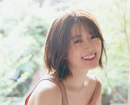 乃木坂46樋口日奈、タンクトップから覗く美バストに釘付け あどけない笑顔が眩しい