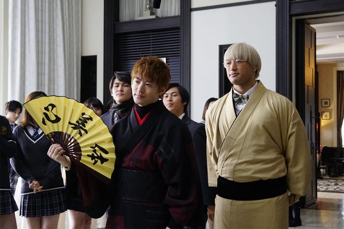 佐野玲於、関口メンディー(C)「PRINCE OF LEGEND」製作委員会(C) HI-AX All Rights Reserved.