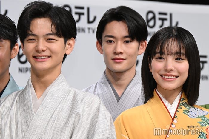 「ちはやふる-めぐり-」制作発表会見に出席した齋藤潤、當真あみ(C)モデルプレス