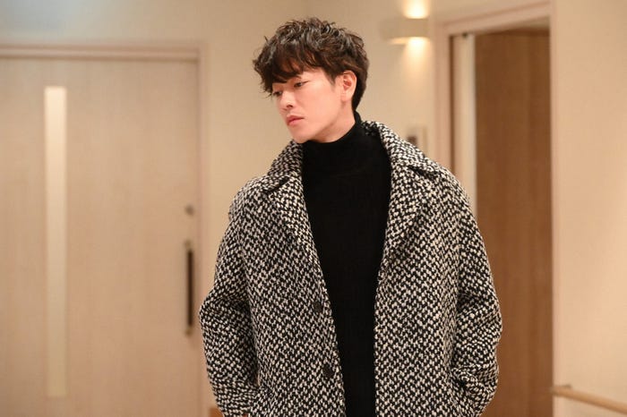 佐藤健/「恋はつづくよどこまでも」第4話より(C)TBS