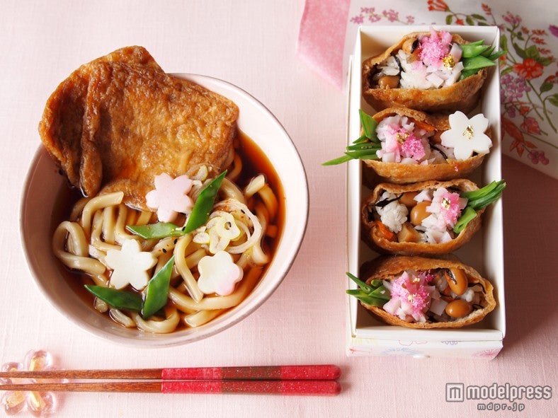 さやいんげんを使った着せ替えレシピ「きつねうどん→春色おいなりさん」