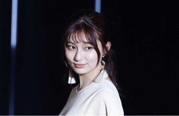 吉川愛 無邪気な笑顔 制服でピースしている姿にファン歓喜 笑顔天使かよ 愛おしい モデルプレス 吉川愛 無邪気な笑顔 制服でピースしている姿にファン歓喜 笑顔天使かよ 愛おしい モデルプレス