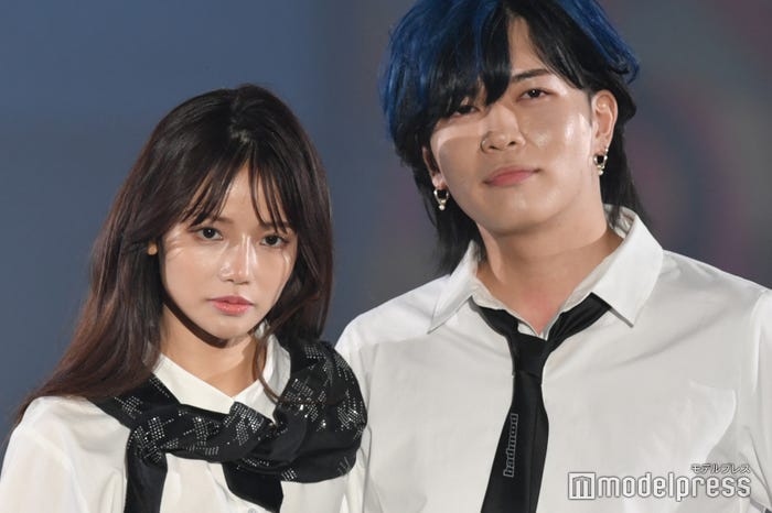 (左から)ハ・ヨンス、ロケマサ(C)モデルプレス