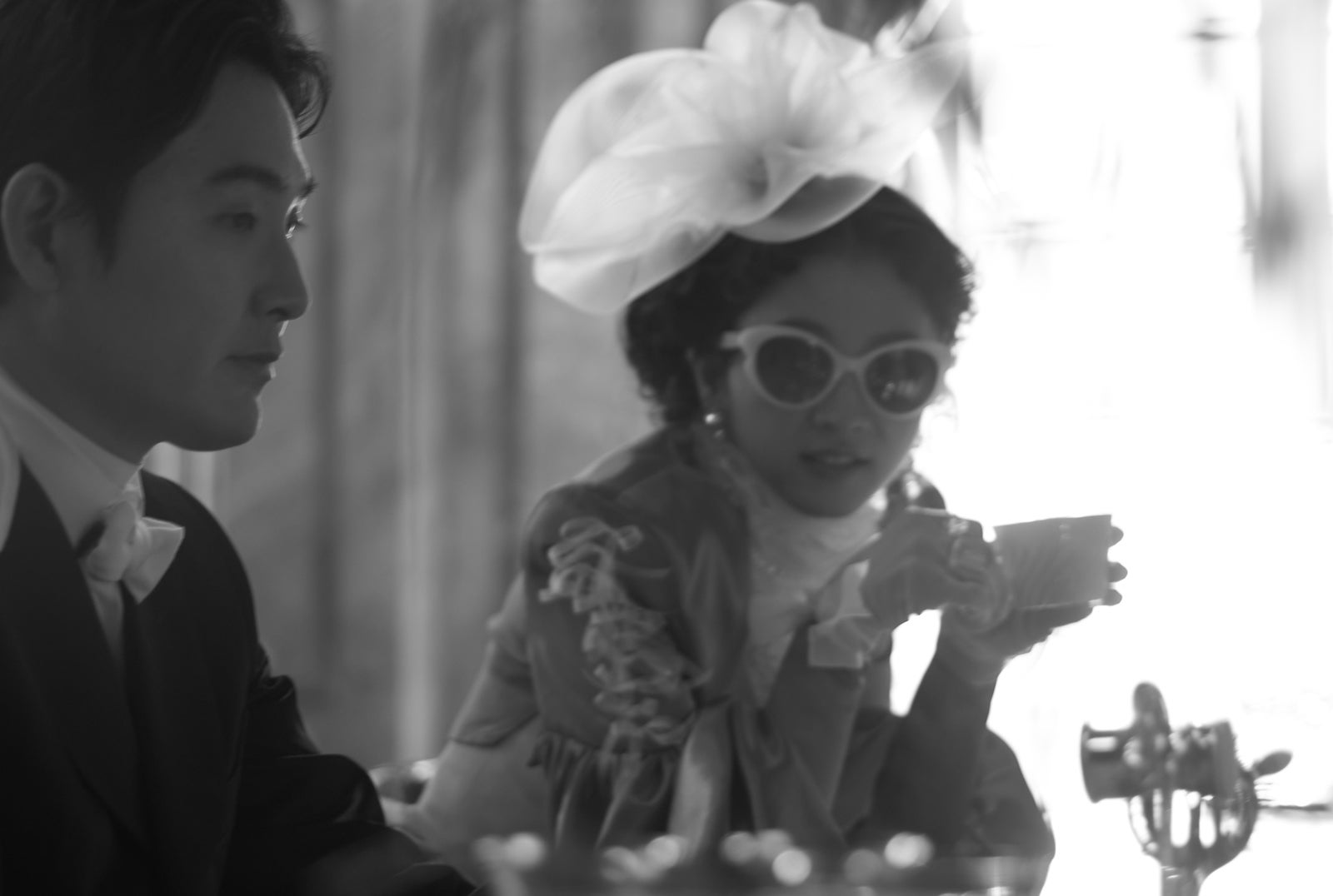 あの“女王様”がお忍び食事会をした相手とは？バレバレな変装のスクープ写真解禁