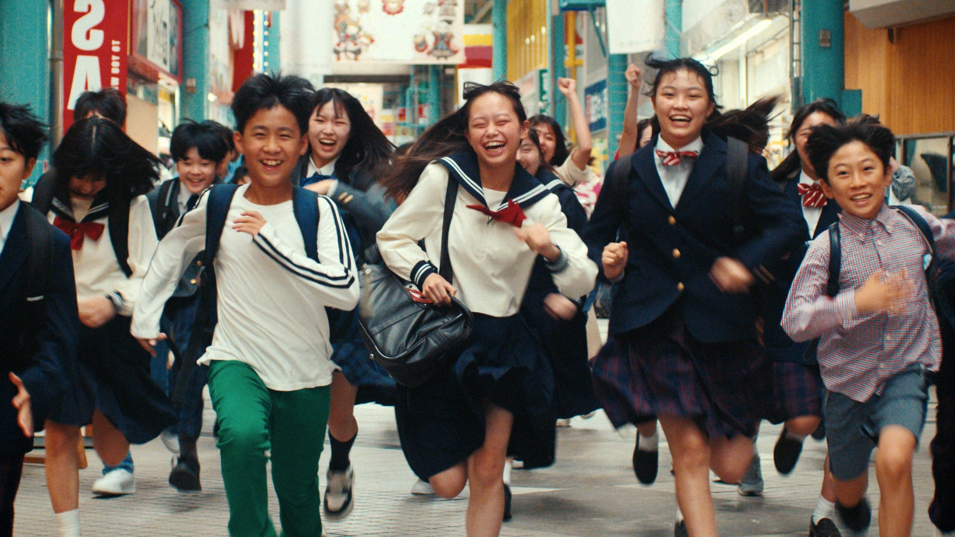 ソフトバンク新テレビCM「スマホデビュー祭」篇（提供写真）