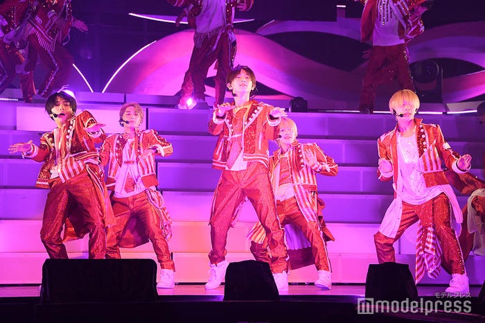 「Amazing Summer」でバチバチに踊る織山尚大、安嶋秀生、内村颯太、元木湧、黒田光輝「マイナビ サマステライブ2023 俺たちがミライだ!!」の公開ゲネプロの様子(C)モデルプレス