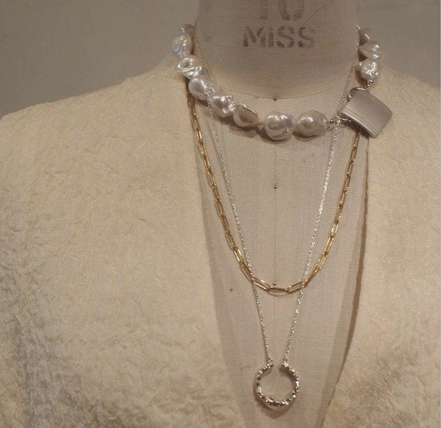 シンプルさにプラス♡夏のファッションに取り入れたい「アクセサリー」