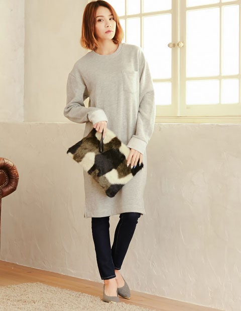 迷彩柄ファークラッチバッグ「Re:EDIT by GALSTAR」3,598円（税込）／画像提供：Re:EDIT by GALSTAR