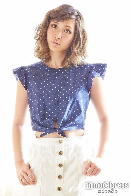 モデルプレスのインタビューに応じた紗栄子