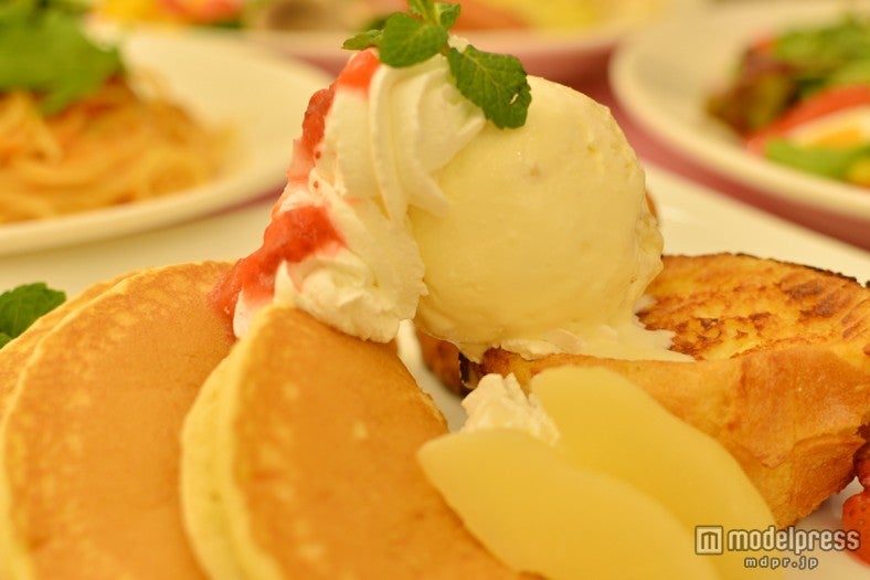 カラオケ「コート・ダジュール」の「女子会プラン」／パンケーキとフレンチトーストのスイーツ付き！
