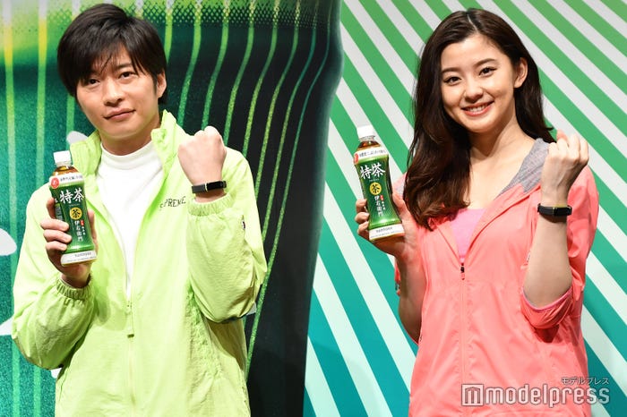 田中圭、朝比奈彩(C)モデルプレス