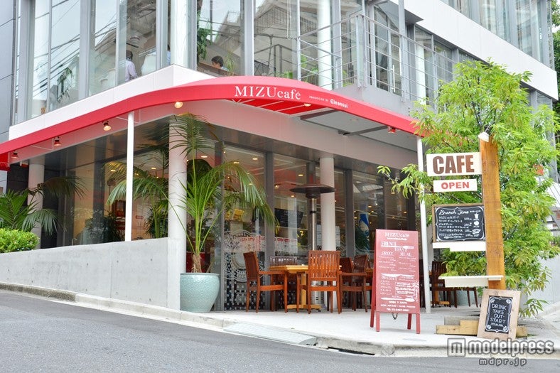 明治神宮駅7番出口よりすぐの「MIZUcafé PRODUCED BY Cleansui」