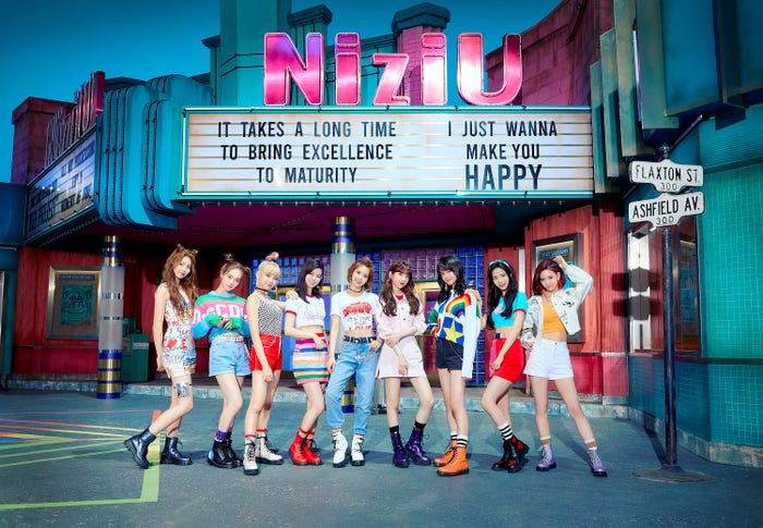 左から:AYAKA、RIO、MAYUKA、RIKU、MAKO、MIIHI、NINA、MAYA、RIMA/NiziU(提供写真)
