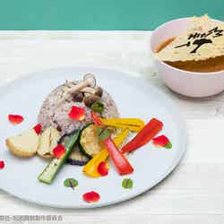 【釘崎野薔薇】ベジタブルスパイスカレー税込1,430円(C)芥見下々/集英社・呪術廻戦製作委員会