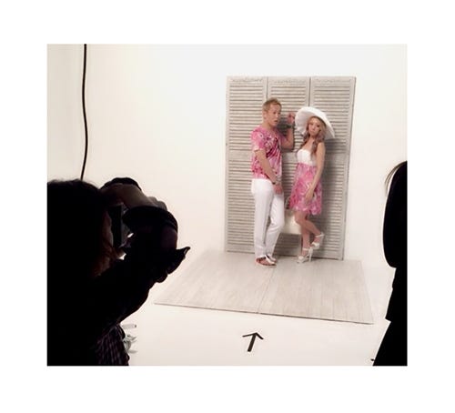 撮影オフショット/桜井莉菜オフィシャルブログ(Ameba)より