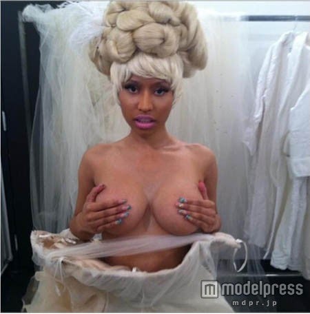 ブラサイズは34Dとの説もあり。Bauer-Griffin / Zeta Image