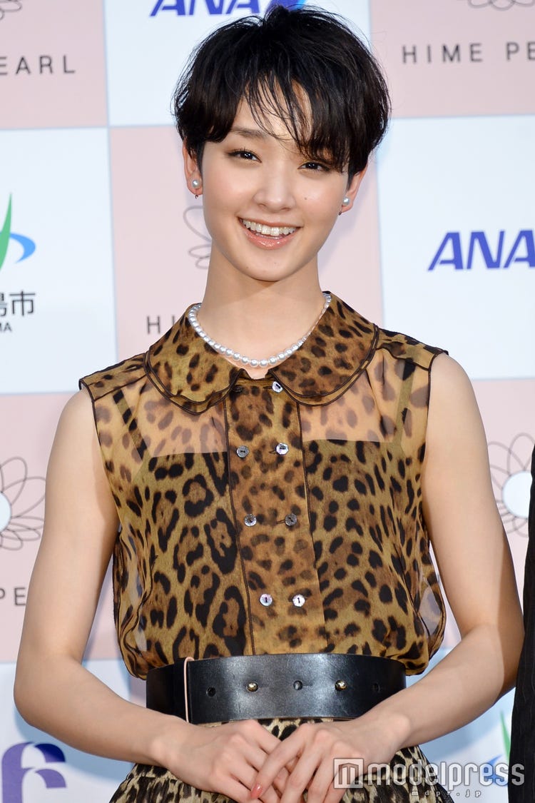 画像5 10 剛力彩芽 レオパード 重ねの技ありコーデは 太ベルト がポイント ファッションチェック モデルプレス