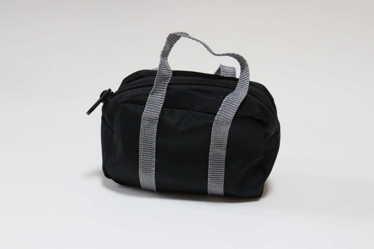 セリア スクールバッグ風ミニポーチ セリアのスクールバッグ風ミニポーチに収納する