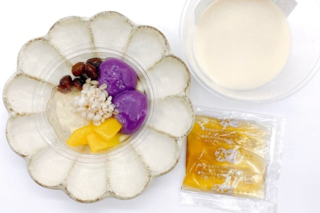 セブンイレブン「アジアンスイーツ五種具材のつるりん豆花」