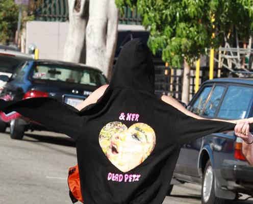 マイリー・サイラスが思わず隠したスッピン