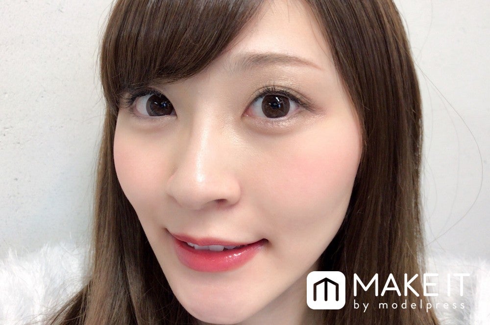 【セザンヌ】「ナチュラルチークN」“10オレンジピンク”使用 (C)メイクイット