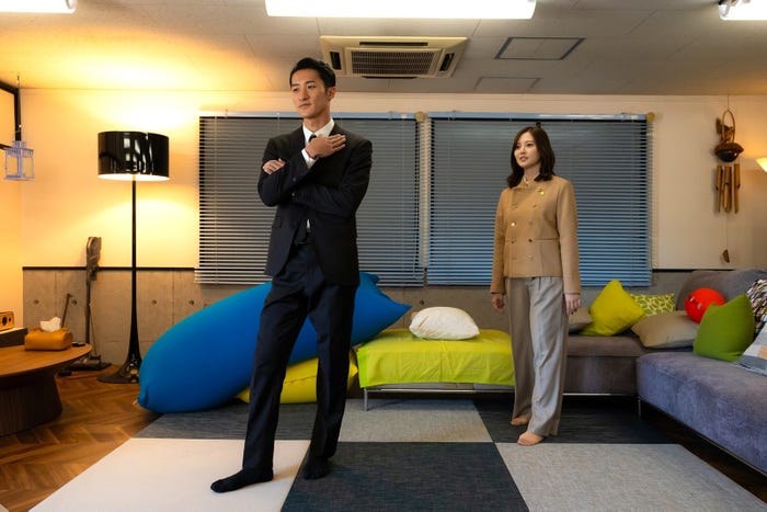 岩本照、白石麻衣(C)テレビ朝日・ストームレーベルズ