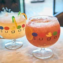 煙が立ち上るユニークなドリンクも(C)モデルプレス