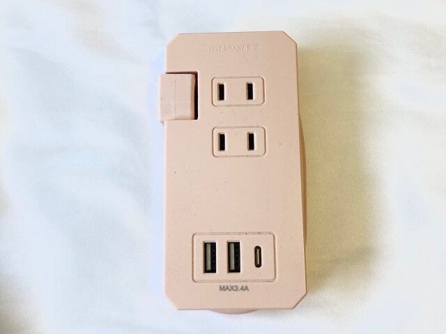 3COINS　2コンセント2USB1Typecタップ