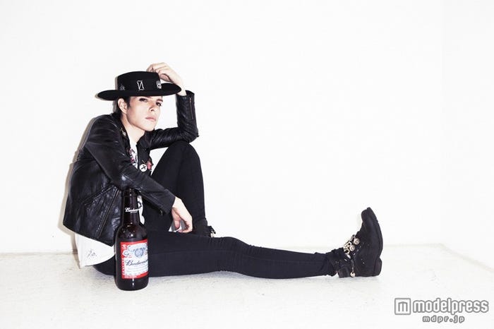 トランスジェンダータレントとして注目を集めるIVAN 『IVANTITY』ワニブックス刊/撮影:Fabian Parkes