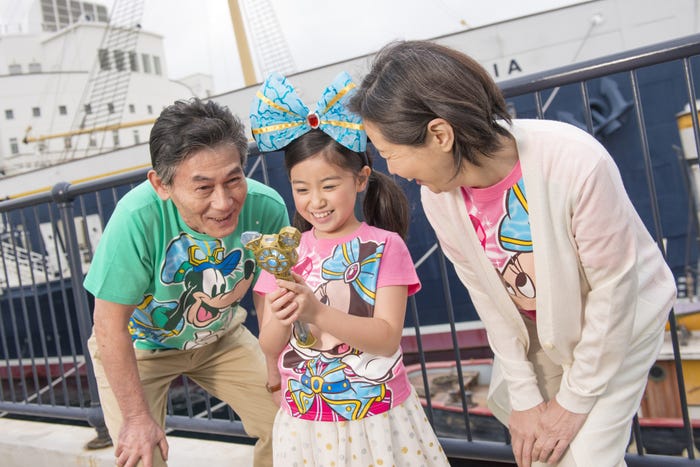 クリスタルコンパス(C)Disney