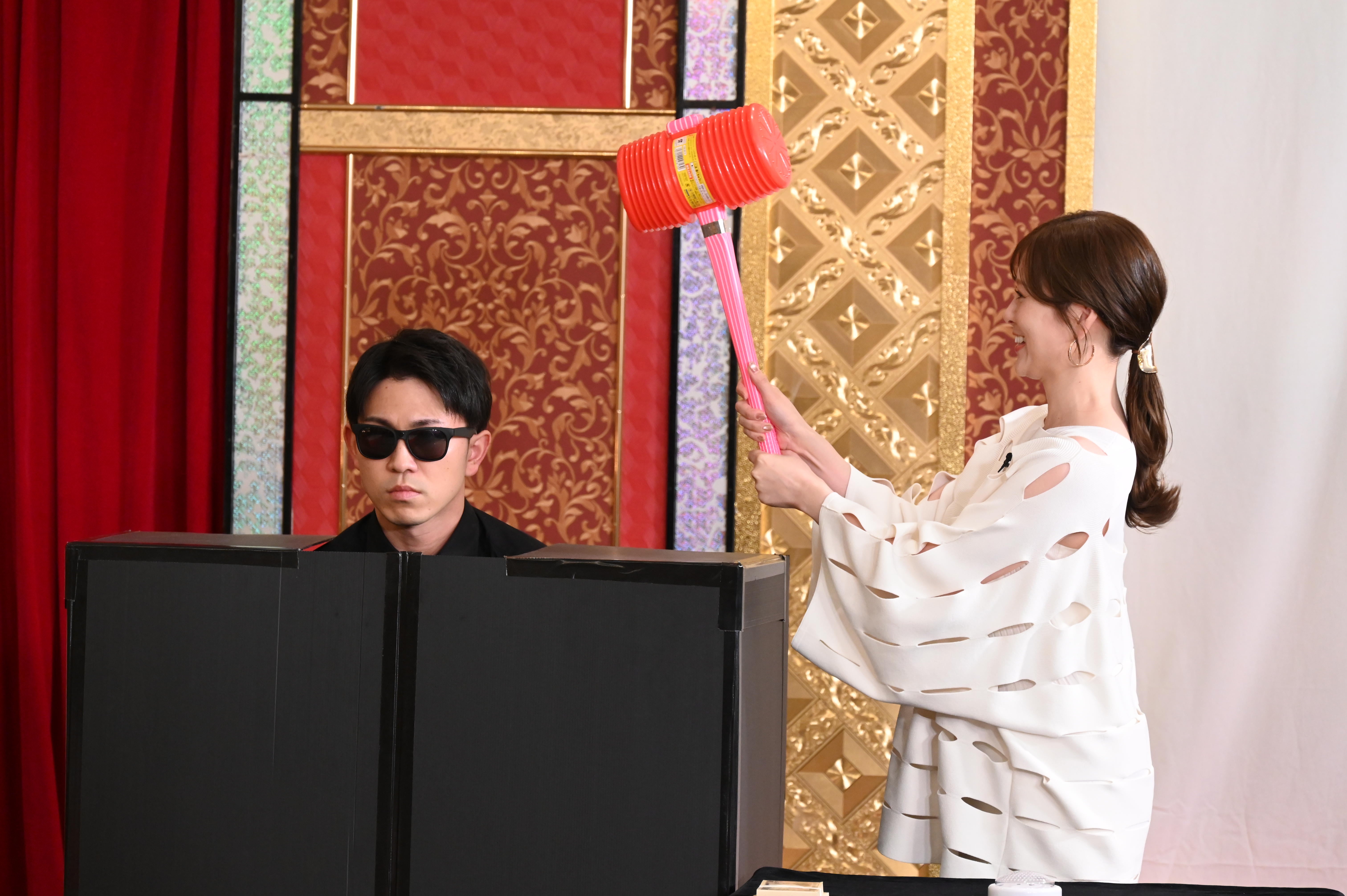 （右）白石麻衣（C）日本テレビ