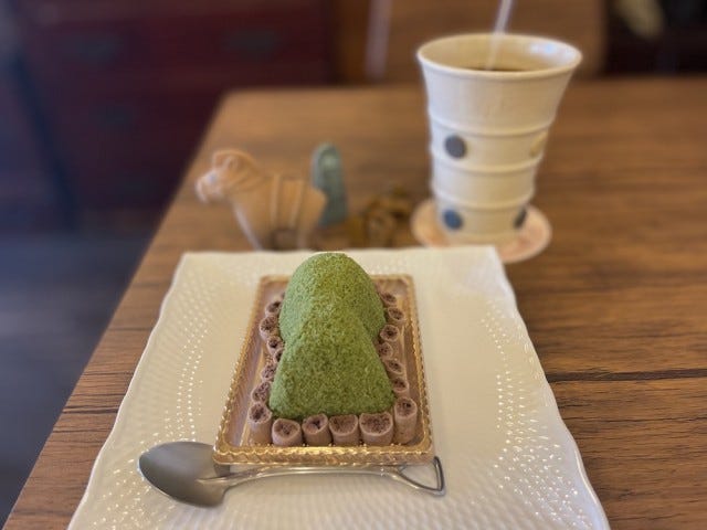 発掘しながら食べる!?