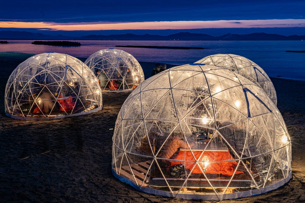 鳥取「UMICOTA(うみこた)」海辺の透明テントで食事する非日常体験