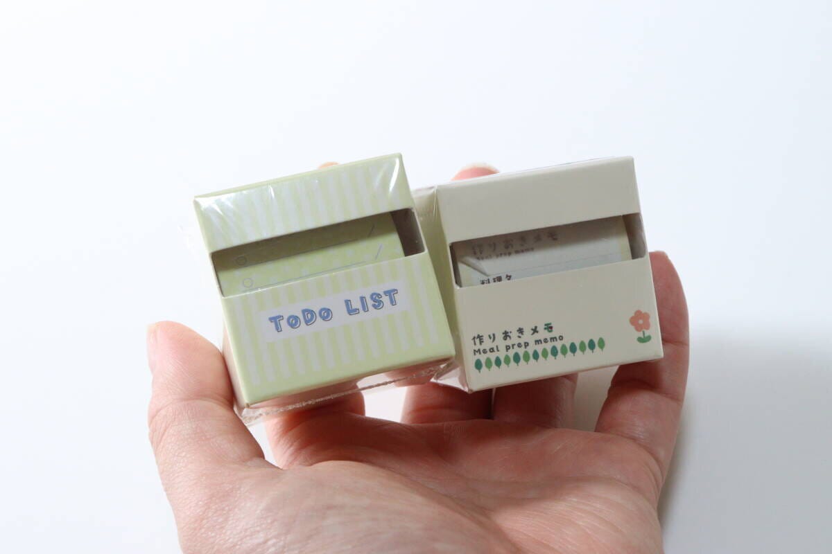 ダイソー 生活ふせん(やることリスト) 生活ふせん(作りおきメモ) ダイソーの生活ふせん(やることリスト)と生活ふせん(作りおきメモ)のビジュアル