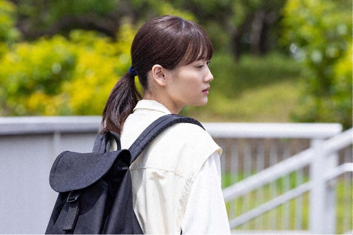 山下美月「さらば、佳き日」第3話より(C)「さらば、佳き日」製作委員会