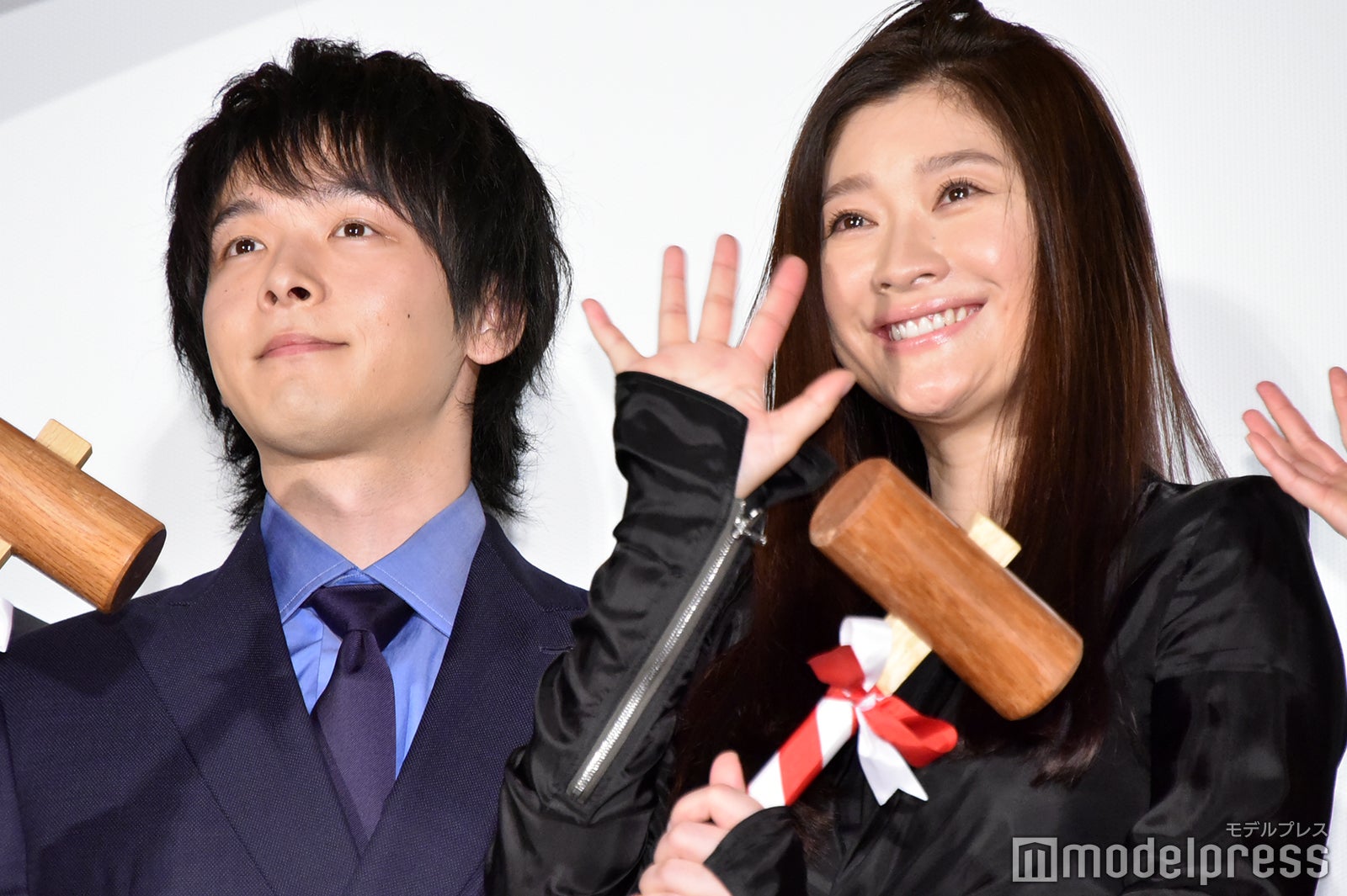 中村倫也、篠原涼子（C）モデルプレス