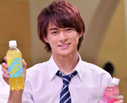 King & Prince平野紫耀、サプライズ登場で高校生280人絶叫 女子生徒かばい“逆水平チョップ”受ける