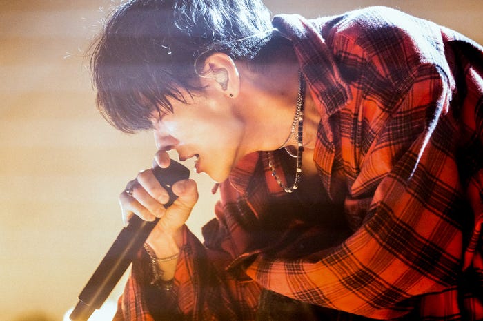 「グラスハート」場面写真/佐藤健(C)Netflix