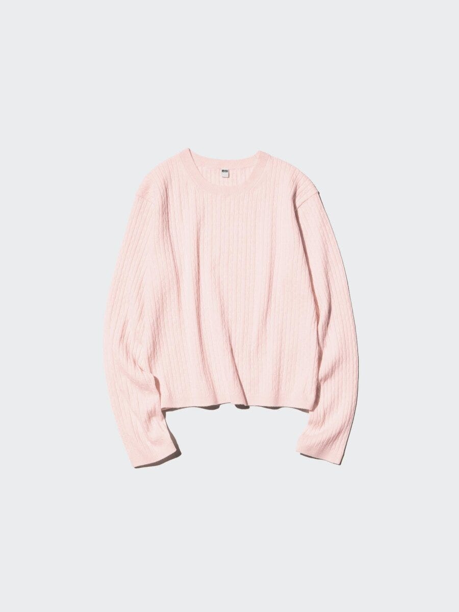 ユニクロのミニケーブルクルーネックセーター