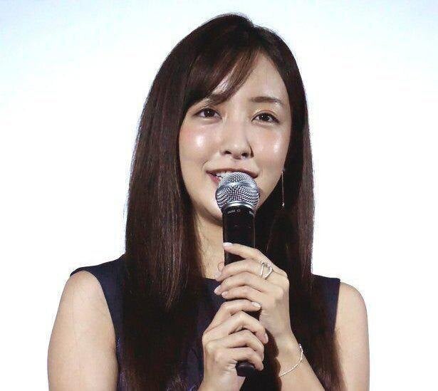 板野友美 前髪バッサリカット イメチェン姿にファン歓喜 雰囲気全然違う 幼さもあって可愛い モデルプレス