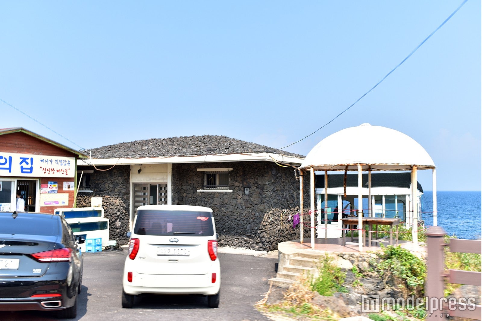 チェジュ島にはオーシャンビューの飲食店が点在（C）モデルプレス