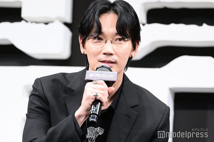 綾野剛(C)モデルプレス