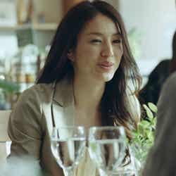 井川遥/新CM「auスマートパス アプリ取り放題」篇より