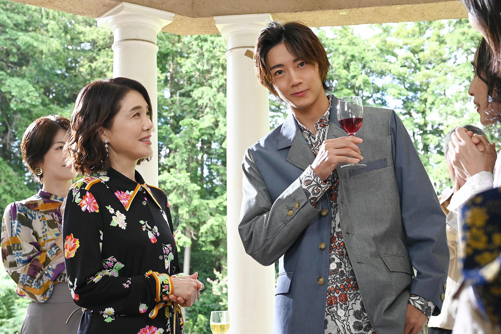 筒井真理子、長妻怜央「ブラックファミリア～新堂家の復讐～」第2話より（C）読売テレビ