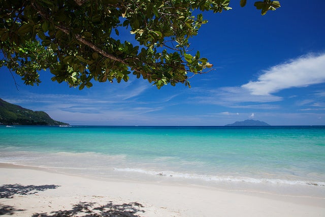 セーシェル／Beauvallon Beach, Mahé, Seychelles by jmhullot