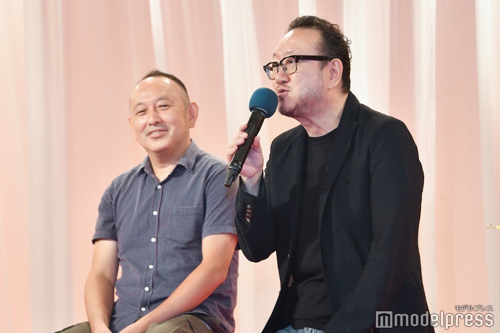 足立紳氏、服部隆之氏（C）モデルプレス