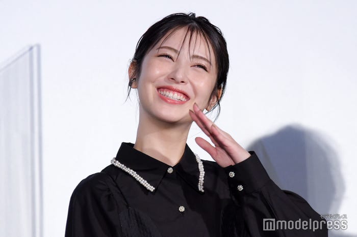 浜辺美波(C)モデルプレス