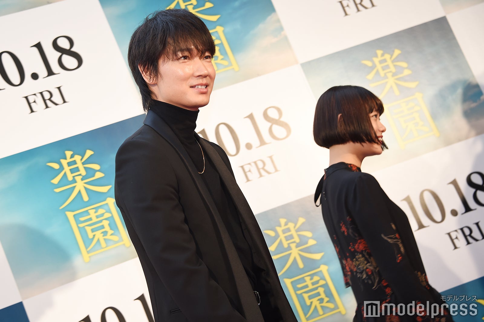 去り際、報道人に丁寧に挨拶をする綾野剛 （C）モデルプレス