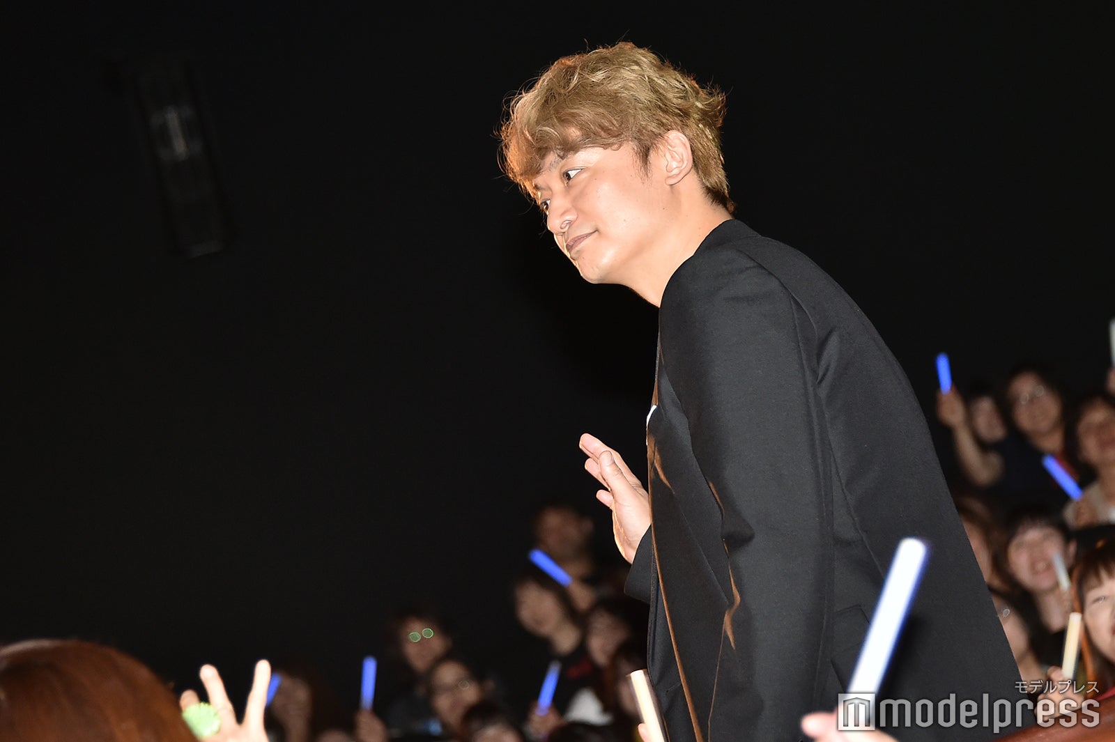 客席から登場する香取慎吾 （C）モデルプレス