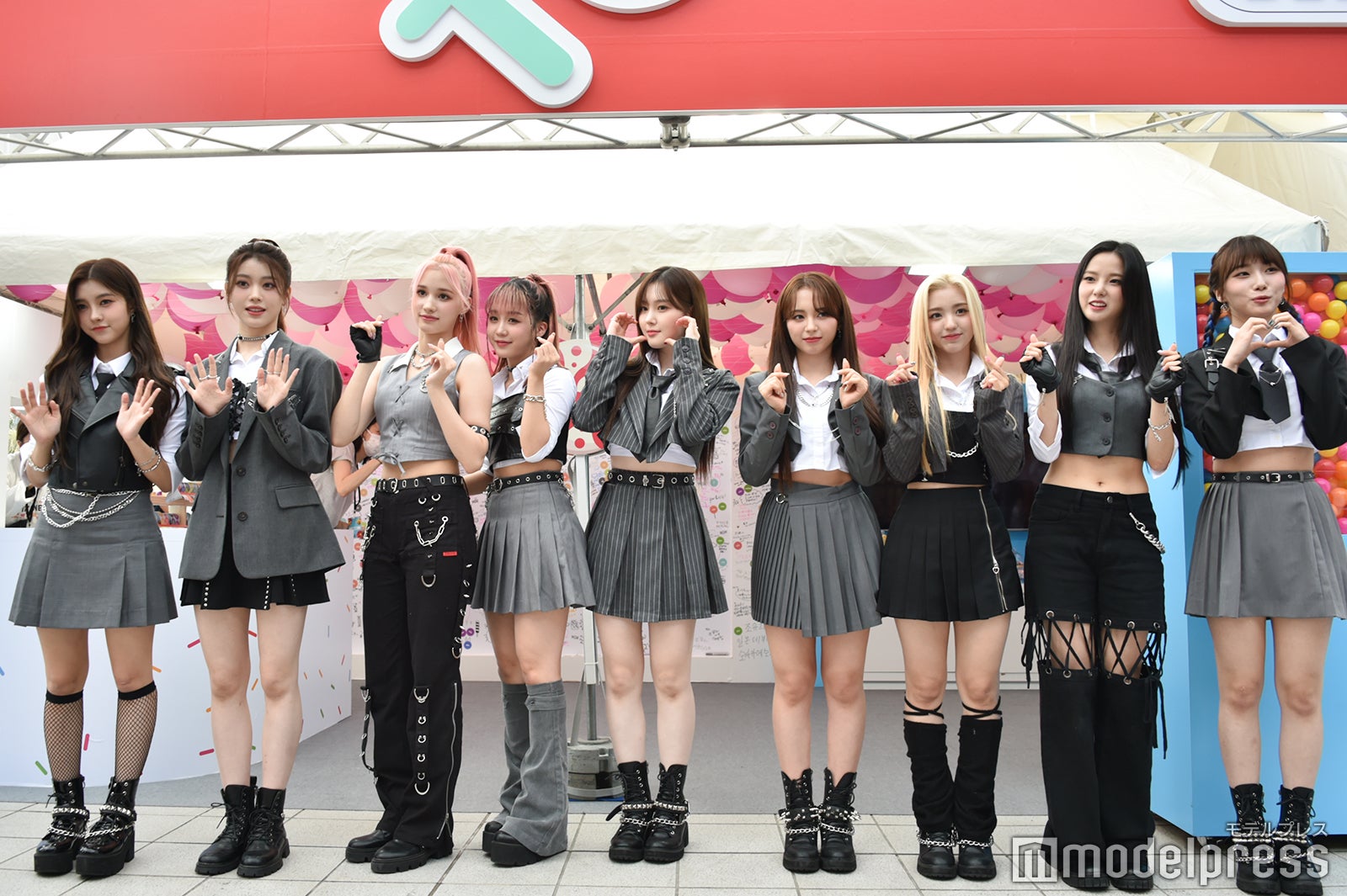 Kep1er／（左から）ダヨン、シャオティン、ヒュニンバヒエ、ヒカル、チェヒョン、マシロ、イェソ、ユジン、ヨンウン（C）モデルプレス